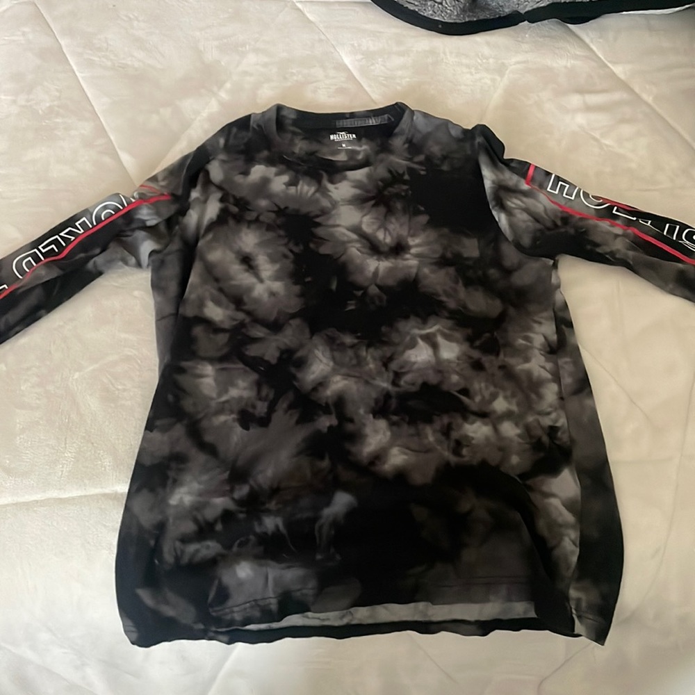 Medium Hollister Long Sleeve Tee World Tour “2018”